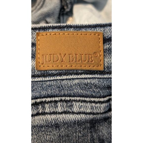 Judy Blue Los Angeles Relaxed Fit Shredded Back Pocket Raw Hem Jean Sz 7/28 - Picture 5 of 15